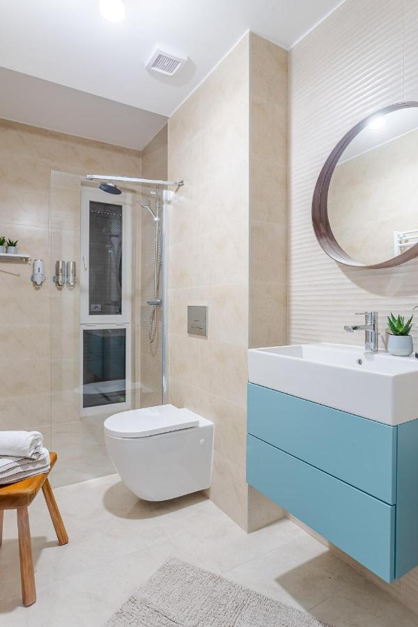 Il Lago - Turquoise - Cozy Luxurious Smart Home By The Lake Voluntari Kültér fotó